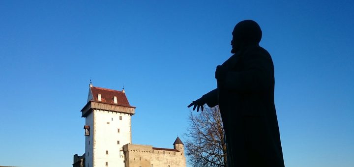 Как надо проходить границу Нарва->Ивангород